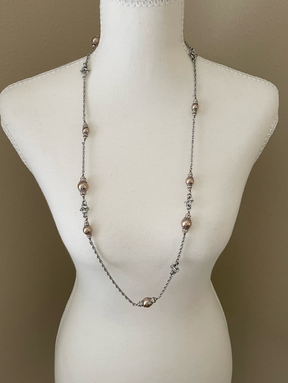 LOFT Faux Pearl Mixed Color Beaded Long
Necklace